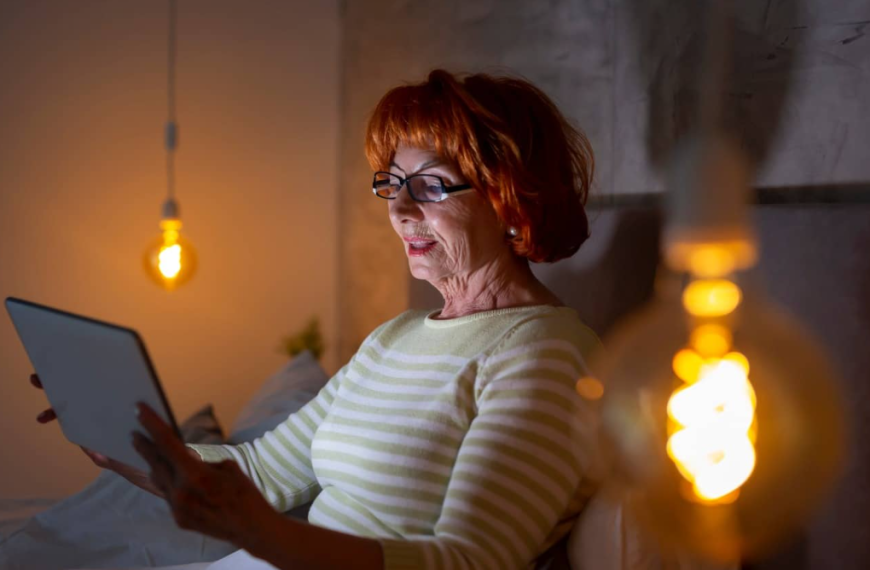 4 Tech Must-Haves for Seniors Living Solo