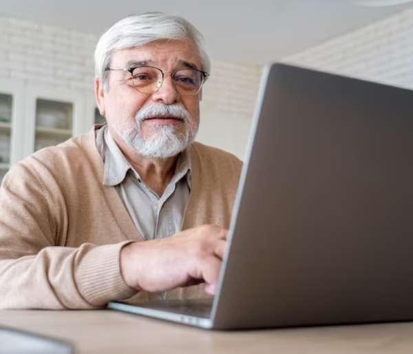 6 Simple & Senior-Friendly Laptops for 2024